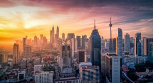 桃園命理幸福學堂｜八字算命命盤諮詢｜cityscape-kuala-lumpur-city-skyline-with-swimming-pool-roof-top-hotel-sunrise-malaysia